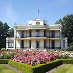 Kasteel De Vanenburg Hotel 4*