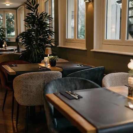 Kasteel De Vanenburg 酒店 4*