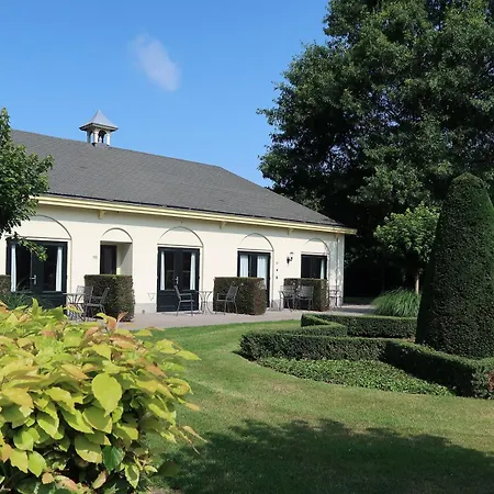 Kasteel De Vanenburg 4* 푸텐