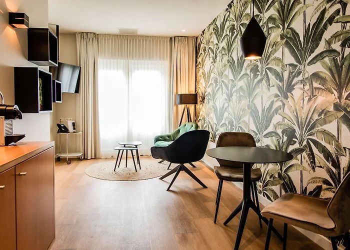 Otel Kasteel De Vanenburg 4*