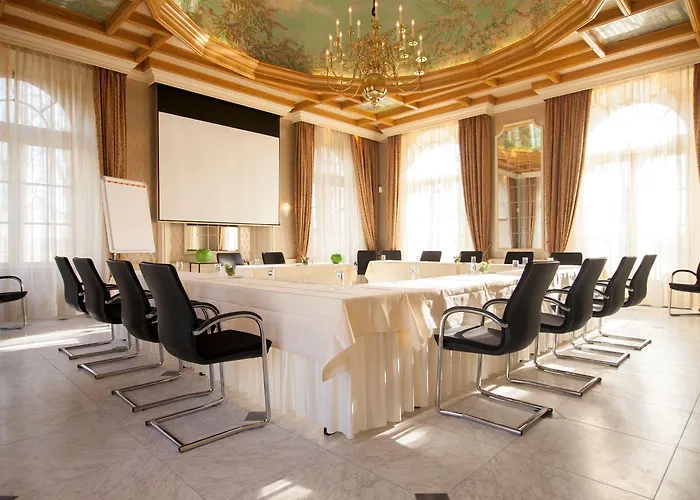 Hotel Kasteel De Vanenburg 4*