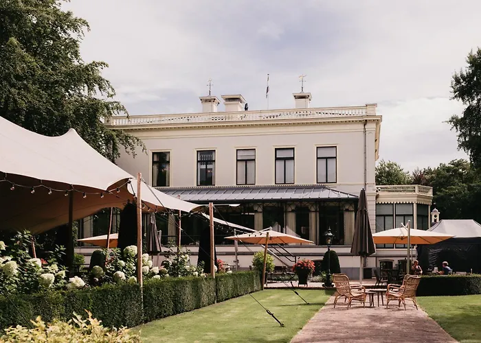 Kasteel De Vanenburg 4* 푸텐