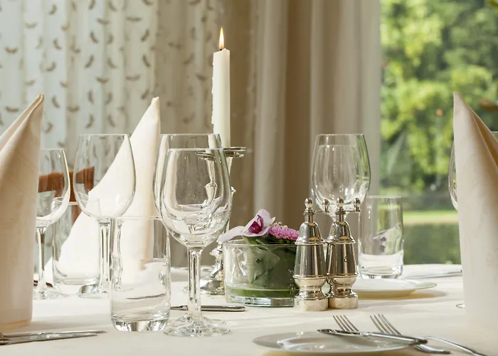 Otel Kasteel De Vanenburg