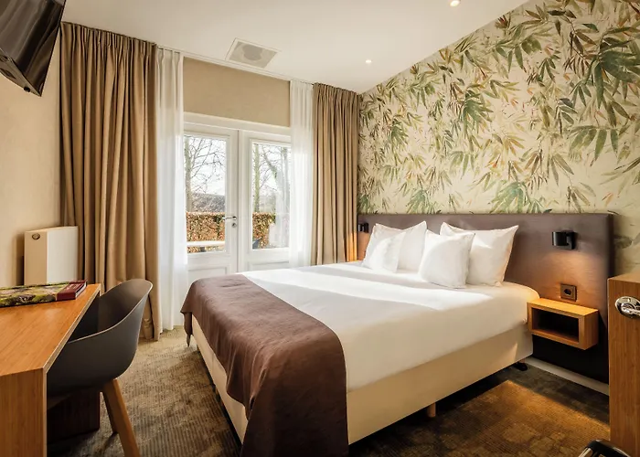 Otel Kasteel De Vanenburg 4*