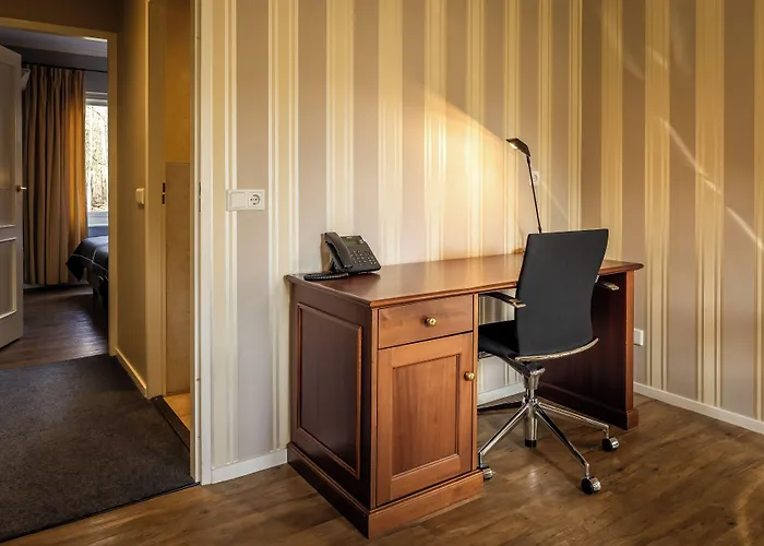 Kasteel De Vanenburg 푸텐