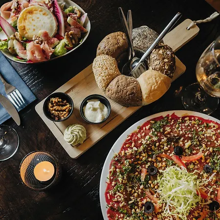 Kasteel De Vanenburg 4* 푸텐